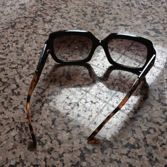 Prada Women Shades - Picture 3 of 4